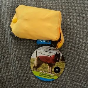 NWT Medium sized packable rain poncho for dogs